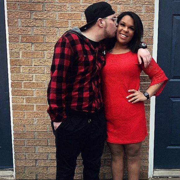 Meet your Posher, Noelle - Picture 1 of 1